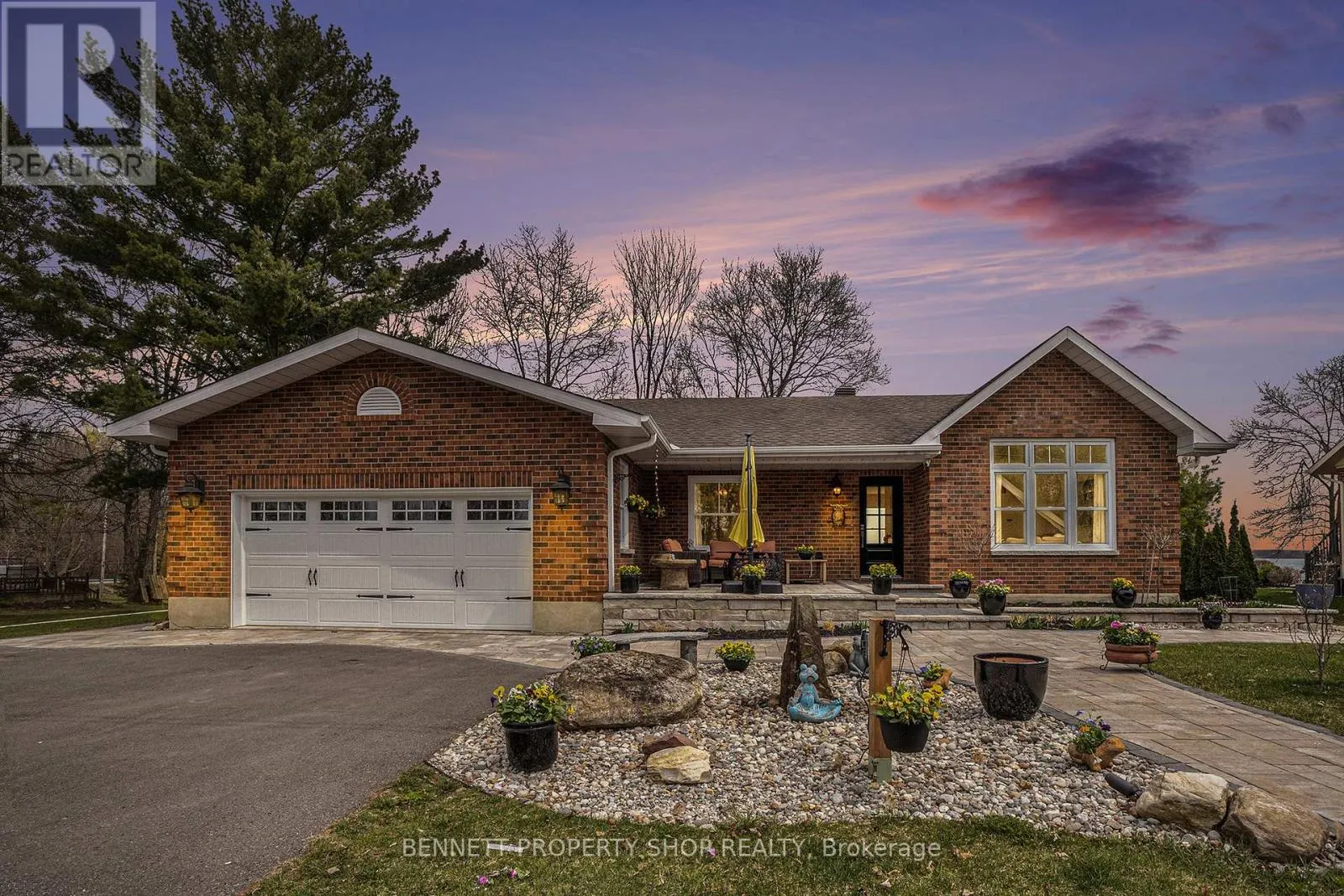 16084 LAKESIDE DRIVE