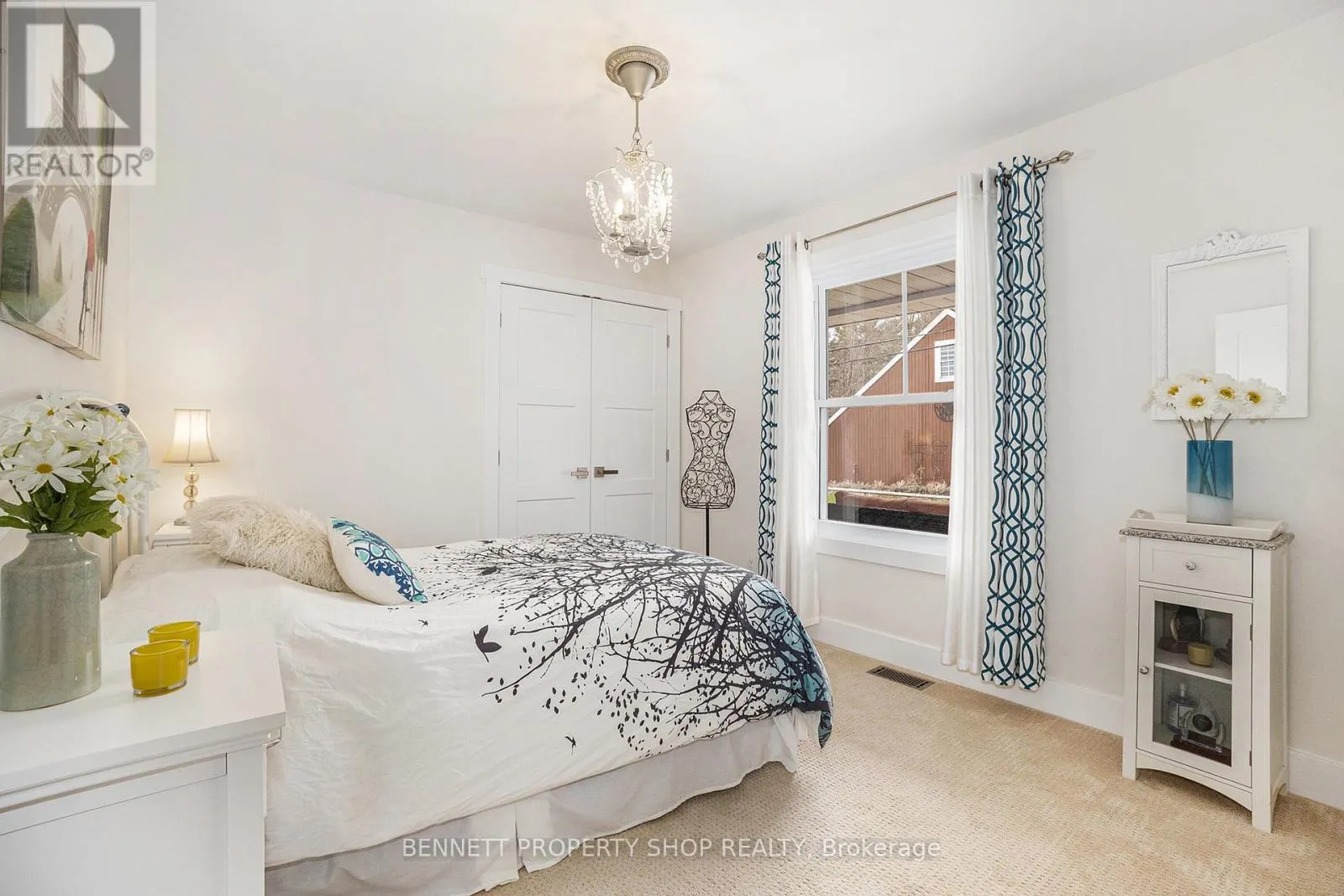 16084 LAKESIDE DRIVE