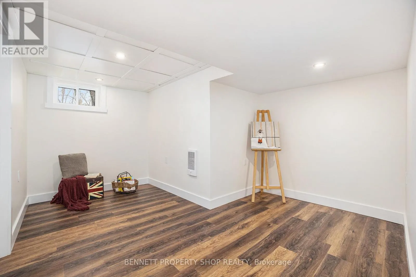 16084 LAKESIDE DRIVE