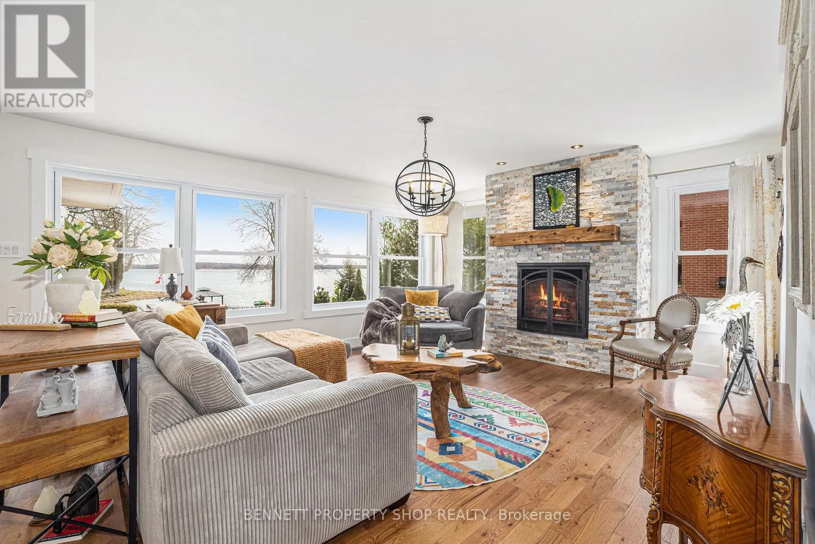 16084 LAKESIDE DRIVE