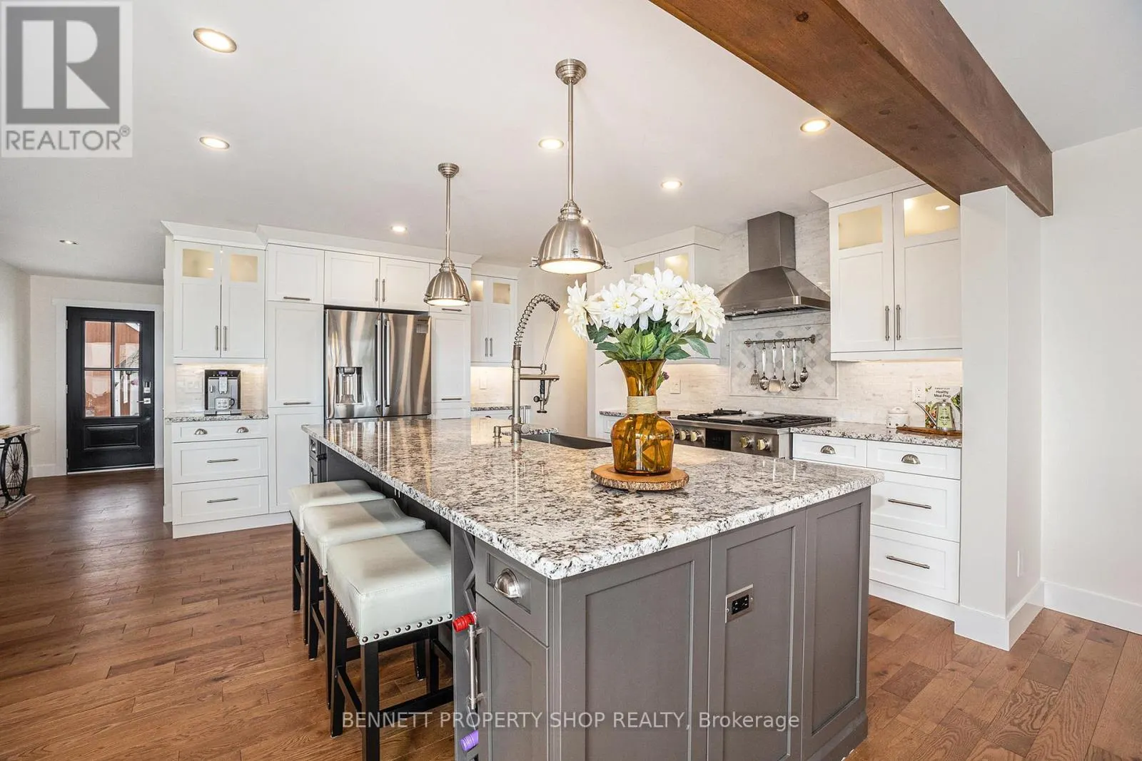 16084 LAKESIDE DRIVE