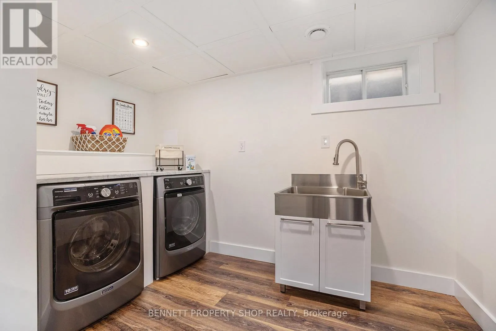 16084 LAKESIDE DRIVE