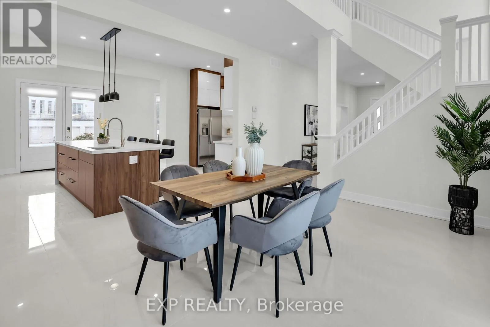 6638 CALAGUIRO DRIVE