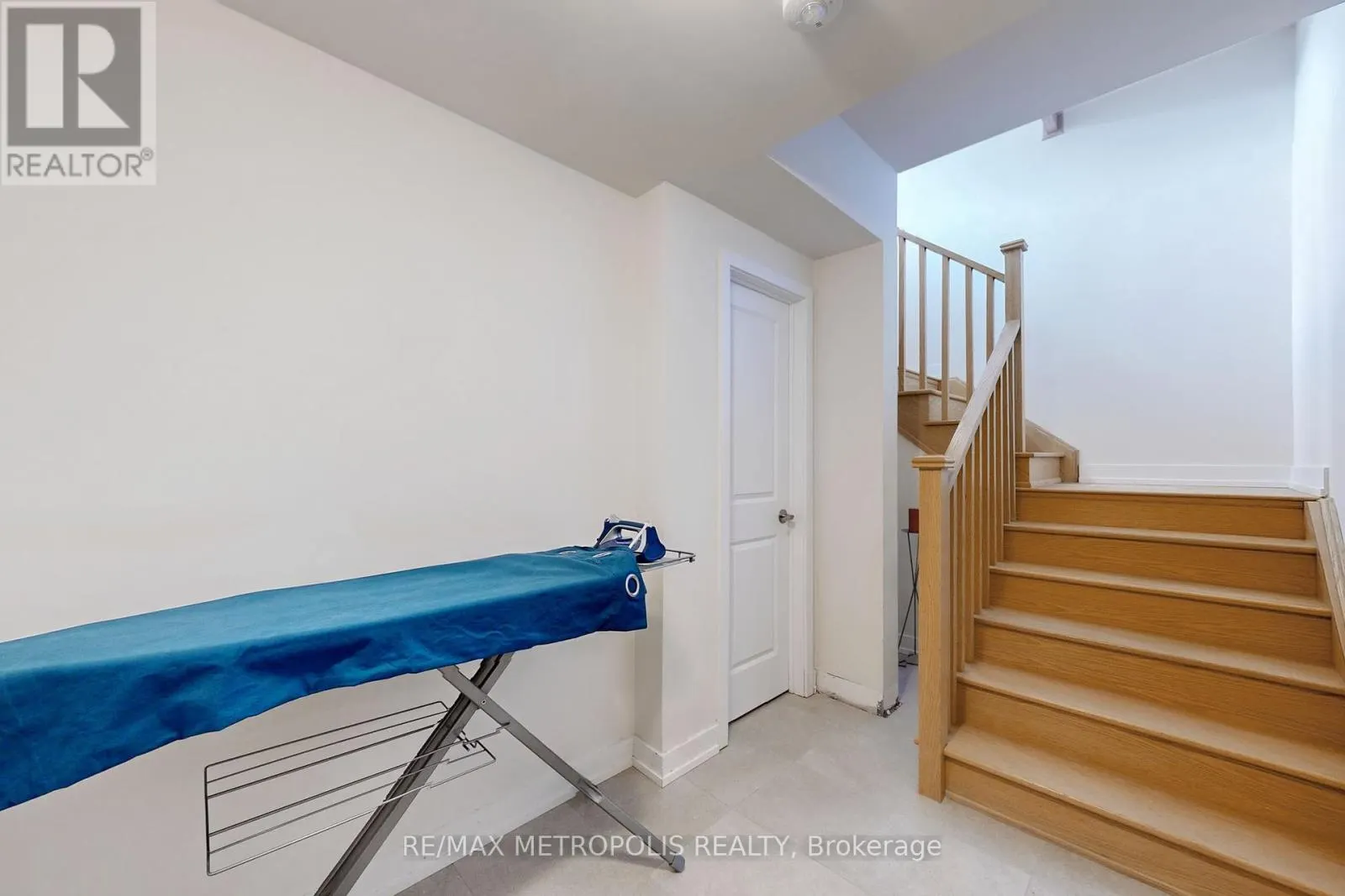 104 STONELEIGH DRIVE