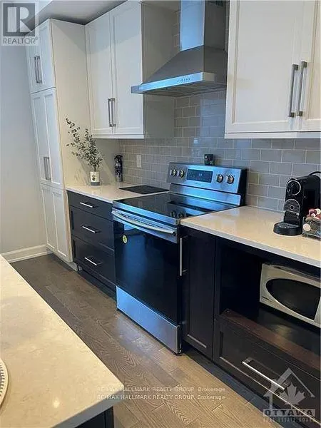 543 DE MAZENOD AVENUE