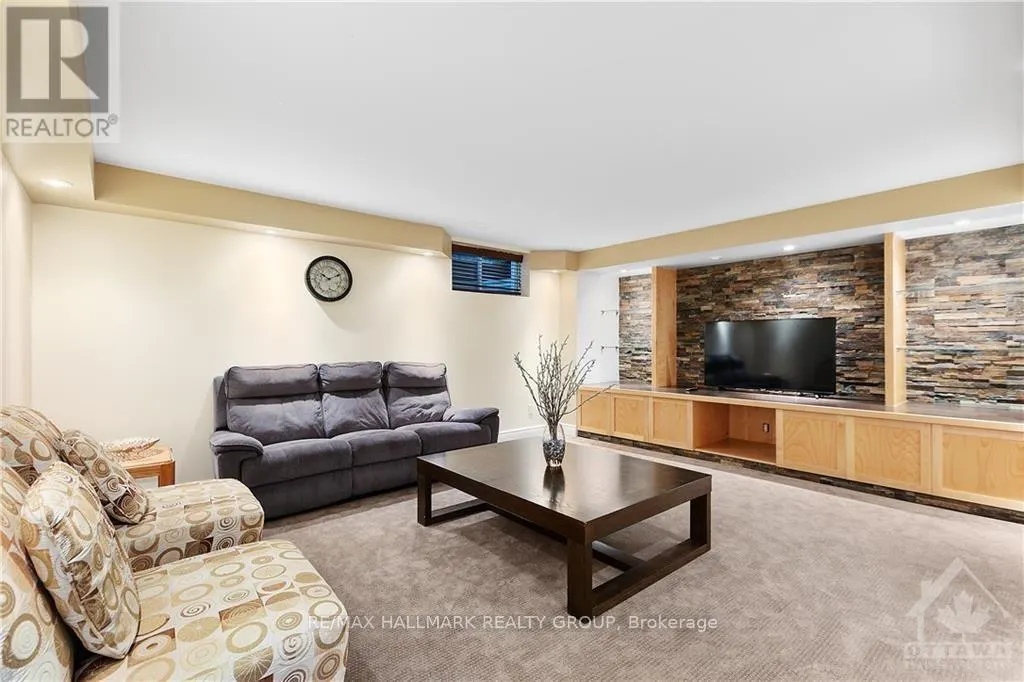 4464 SHORELINE DRIVE
