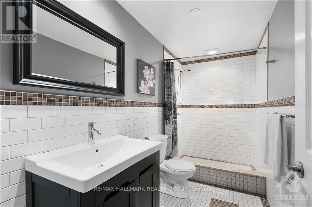 4464 SHORELINE DRIVE