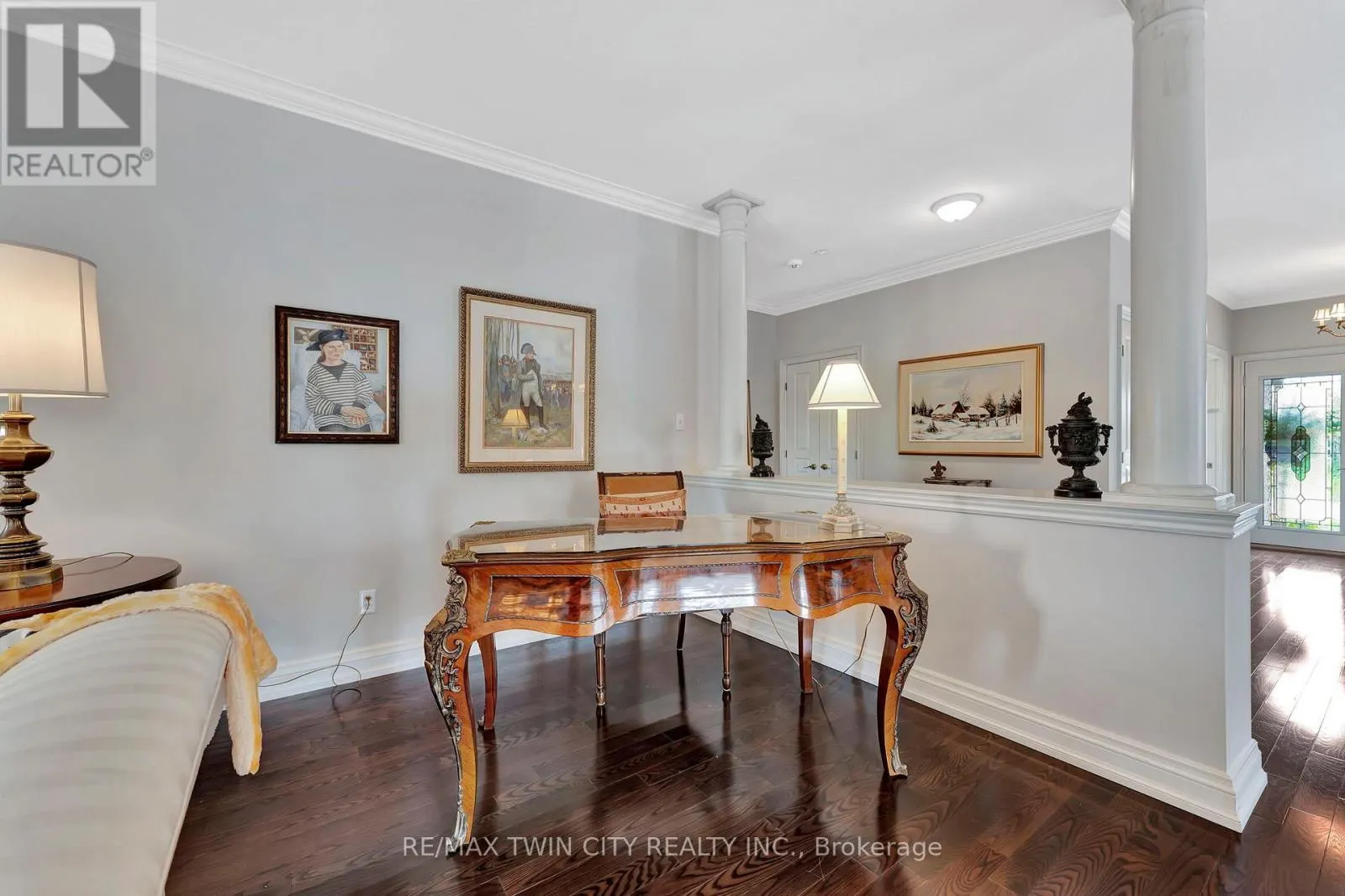 32 COBBLESTONE DRIVE