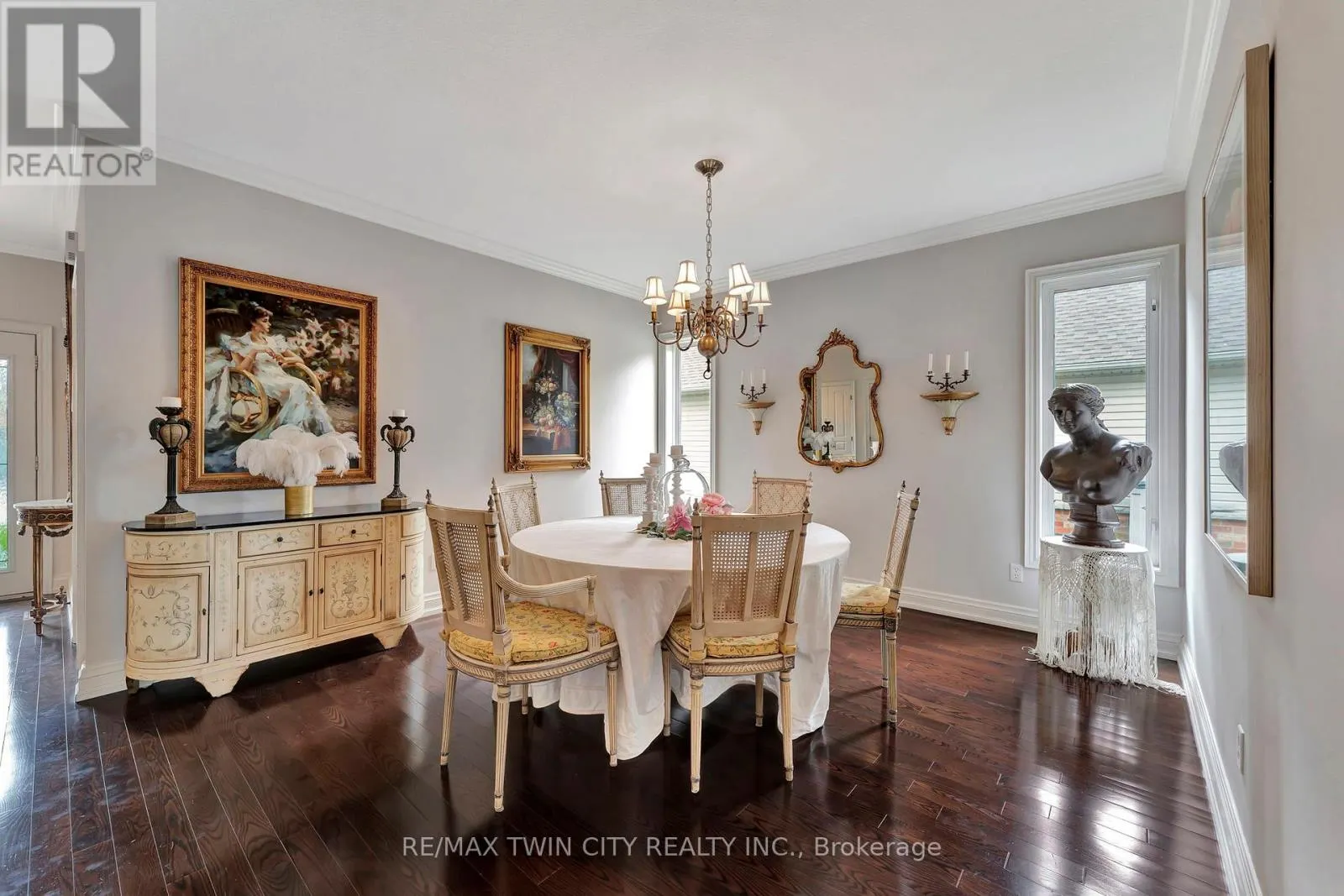 32 COBBLESTONE DRIVE
