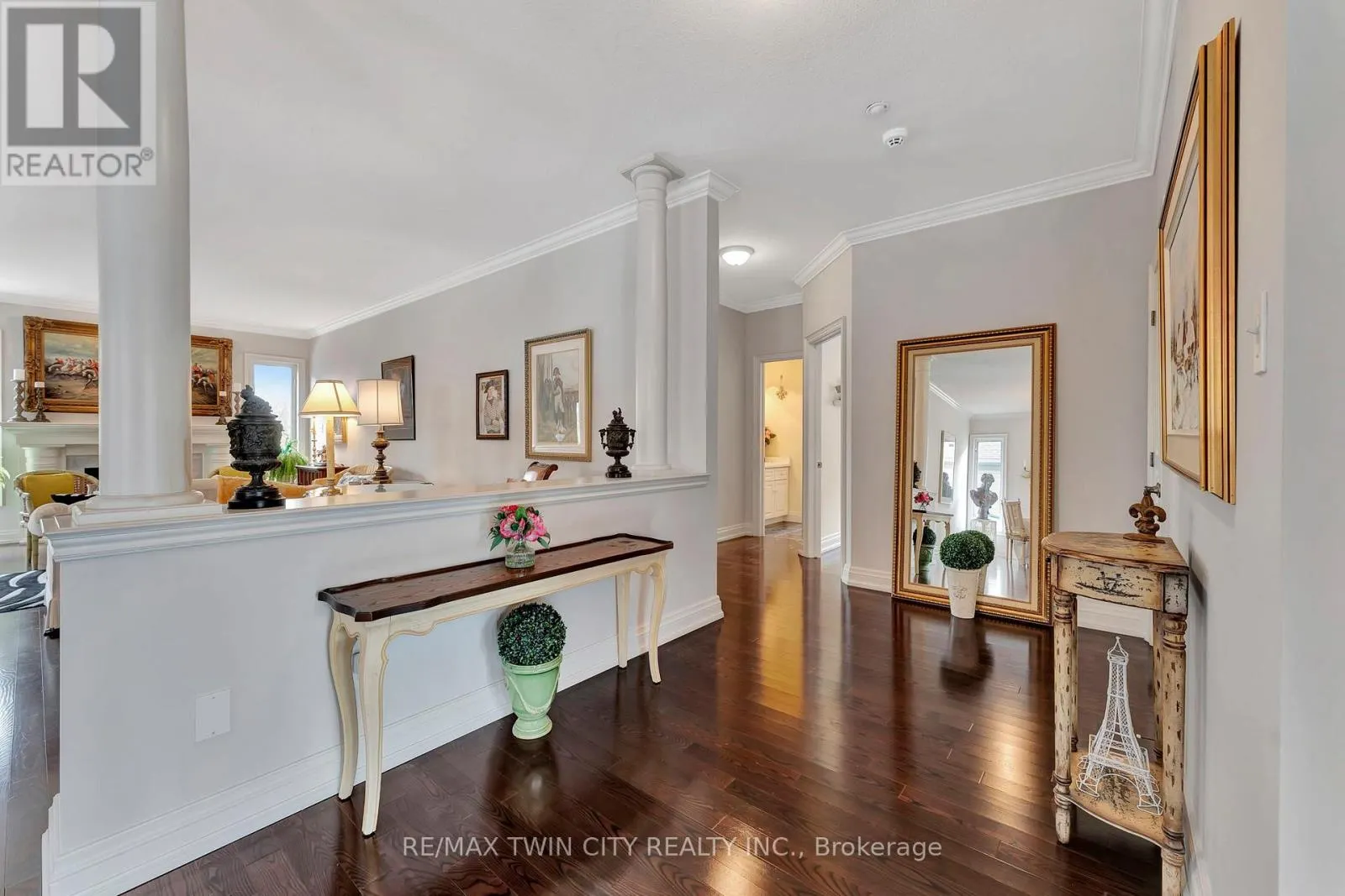 32 COBBLESTONE DRIVE