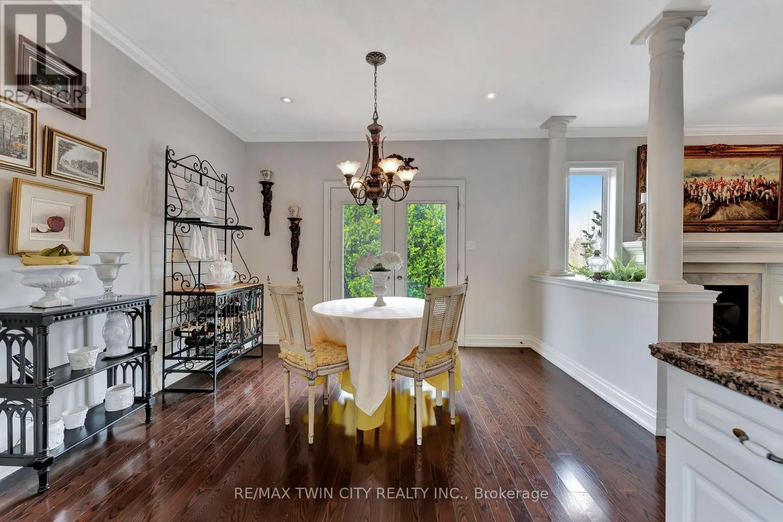32 COBBLESTONE DRIVE
