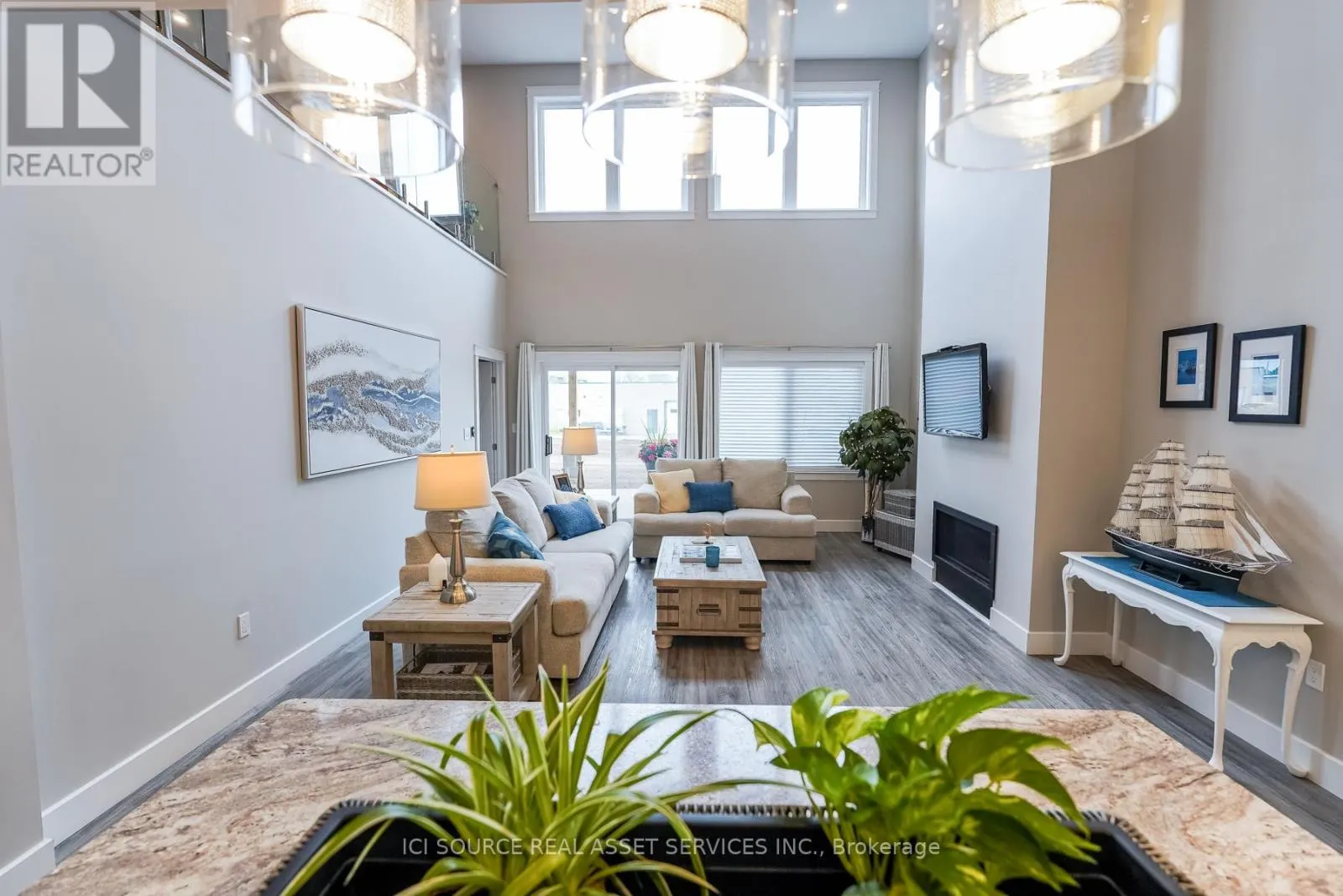 1306 15TH AVENUE E