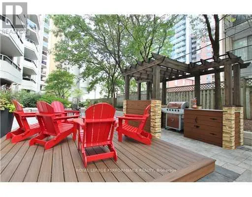 1701 - 470 LAURIER AVENUE W