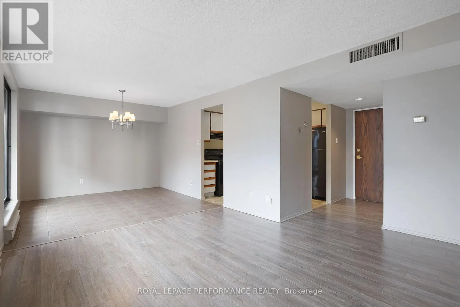 1701 - 470 LAURIER AVENUE W