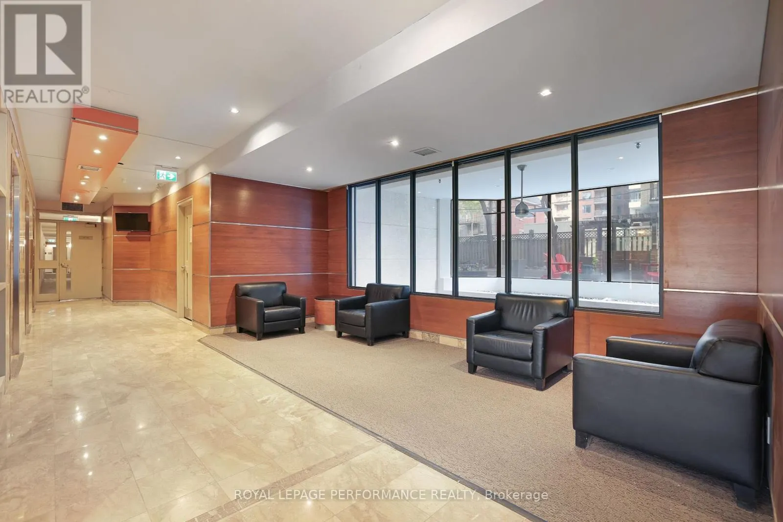 1701 - 470 LAURIER AVENUE W
