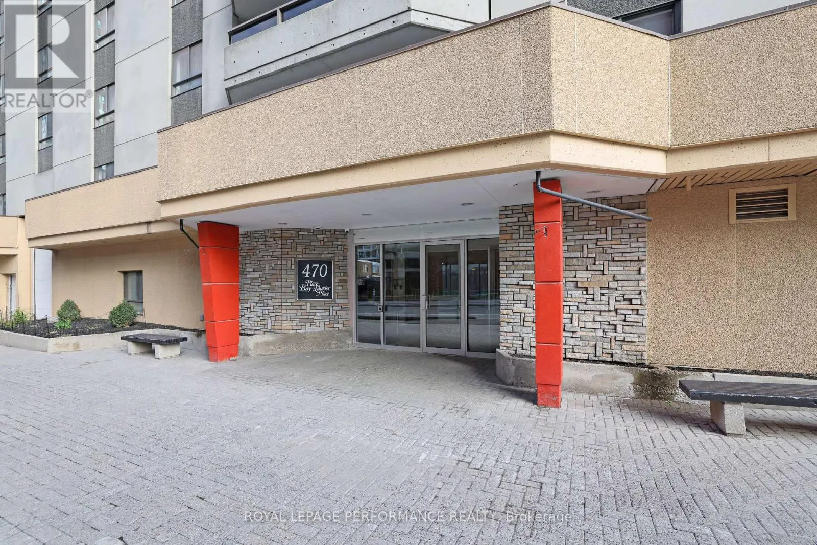 1701 - 470 LAURIER AVENUE W
