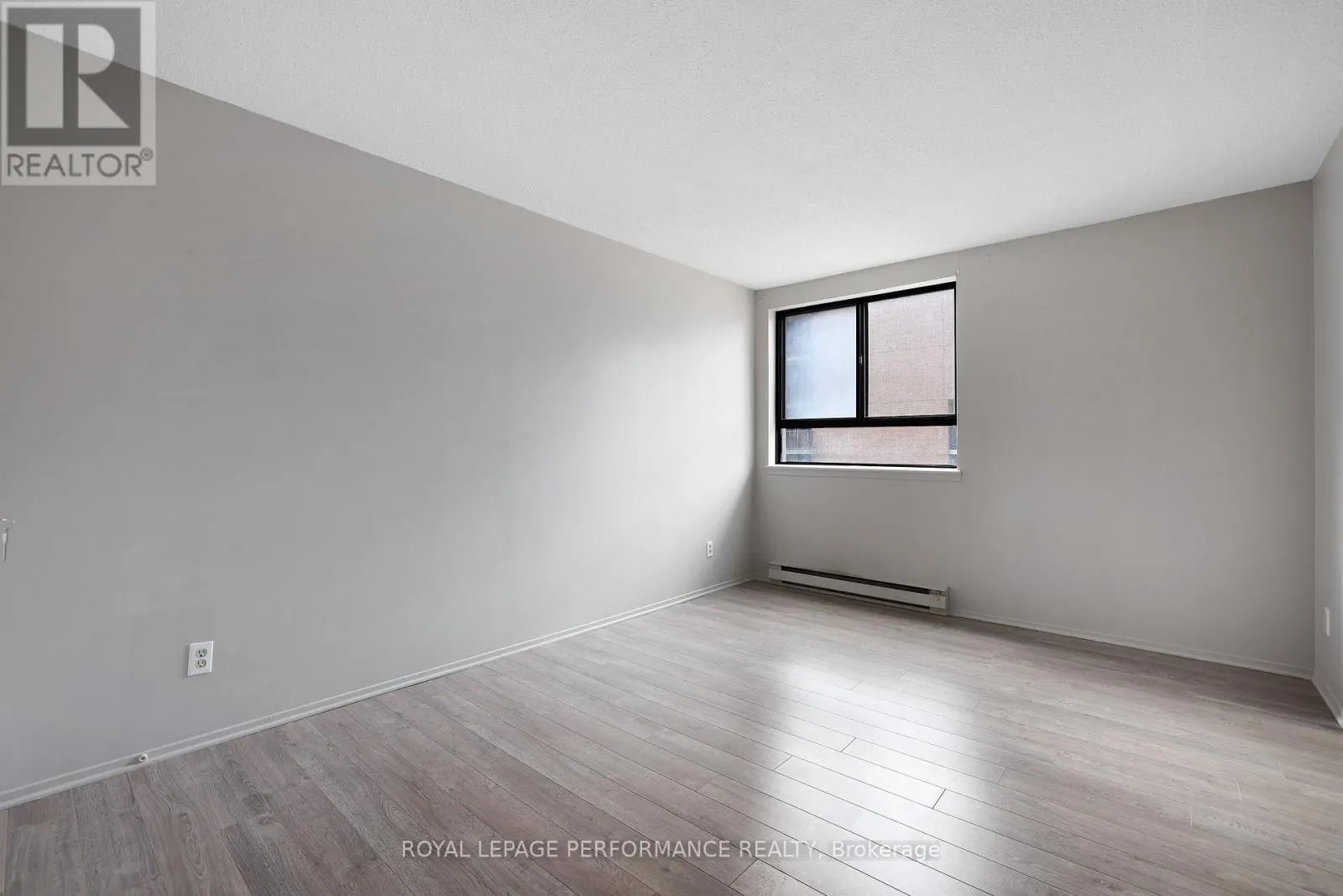 1701 - 470 LAURIER AVENUE W