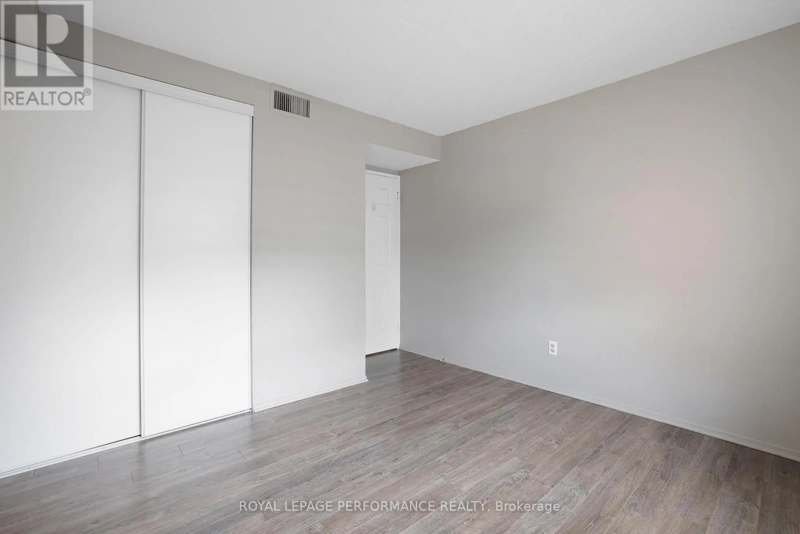1701 - 470 LAURIER AVENUE W