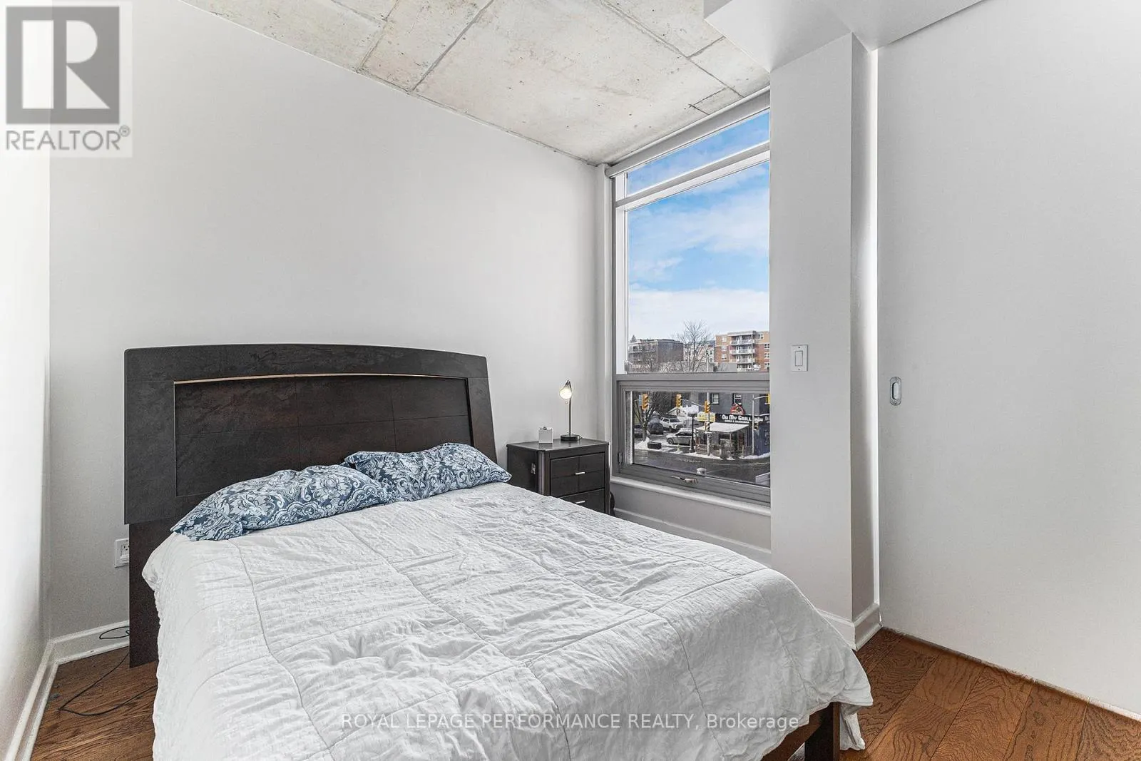 302 - 180 YORK STREET