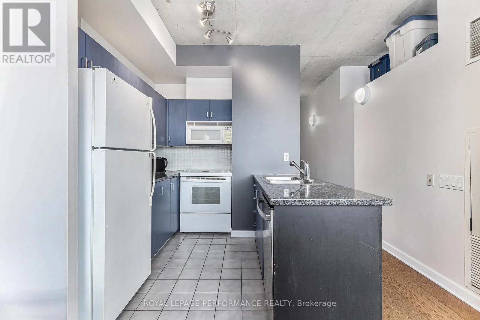 302 - 180 YORK STREET