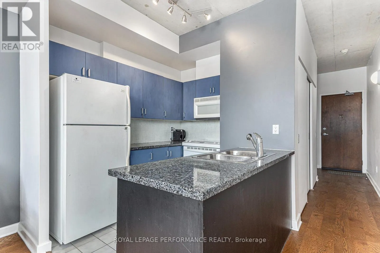 302 - 180 YORK STREET