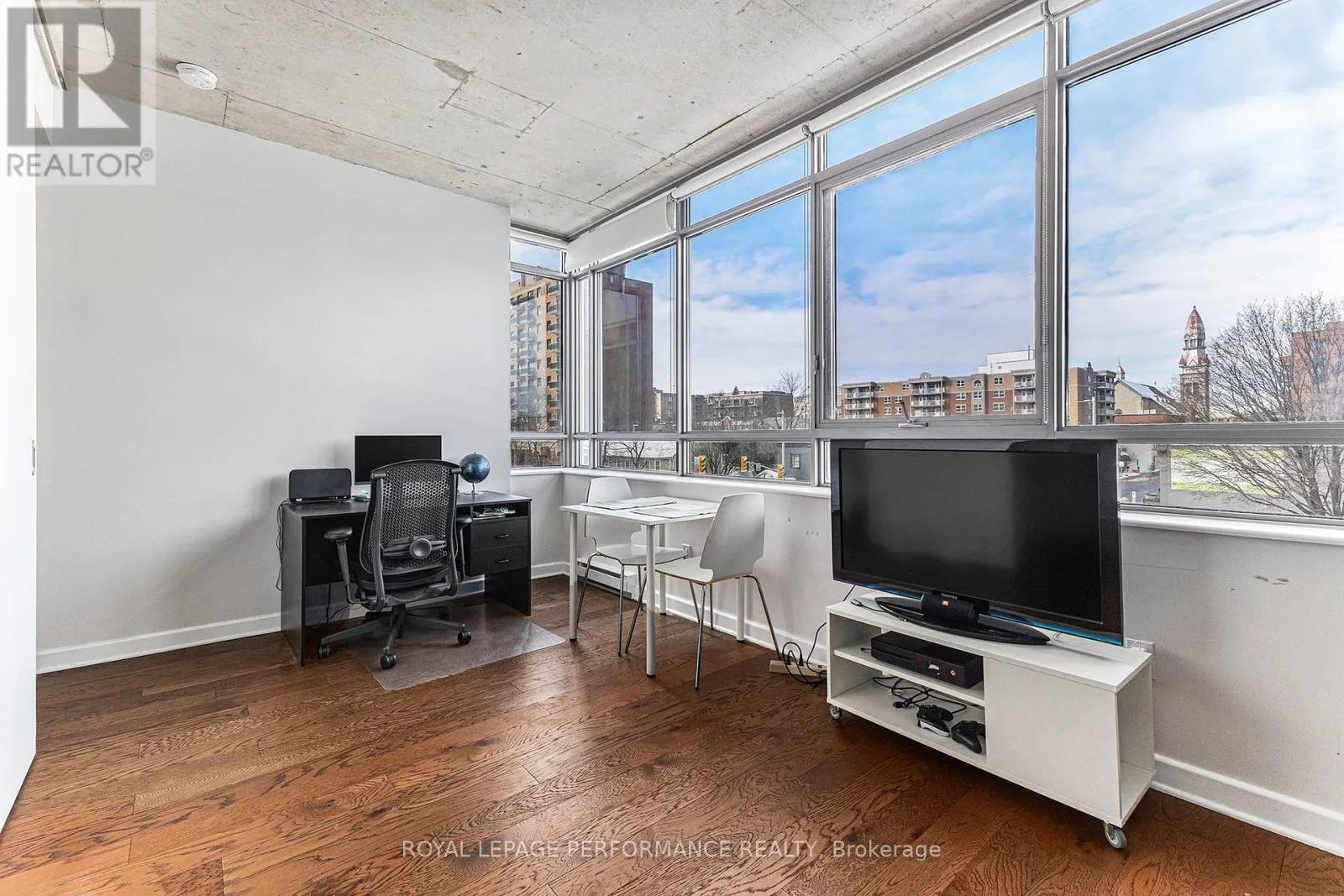 302 - 180 YORK STREET