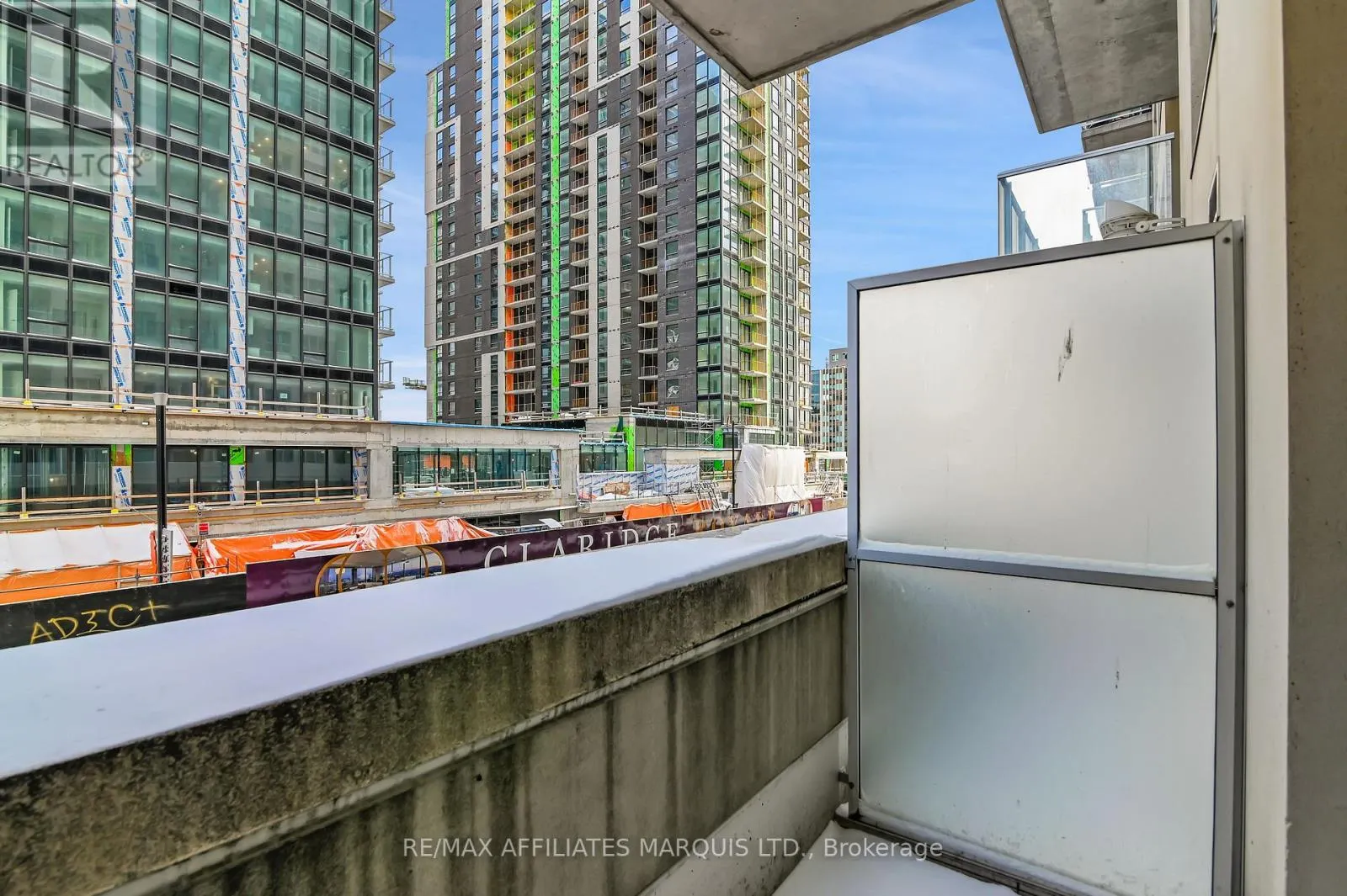 301 - 242 RIDEAU STREET