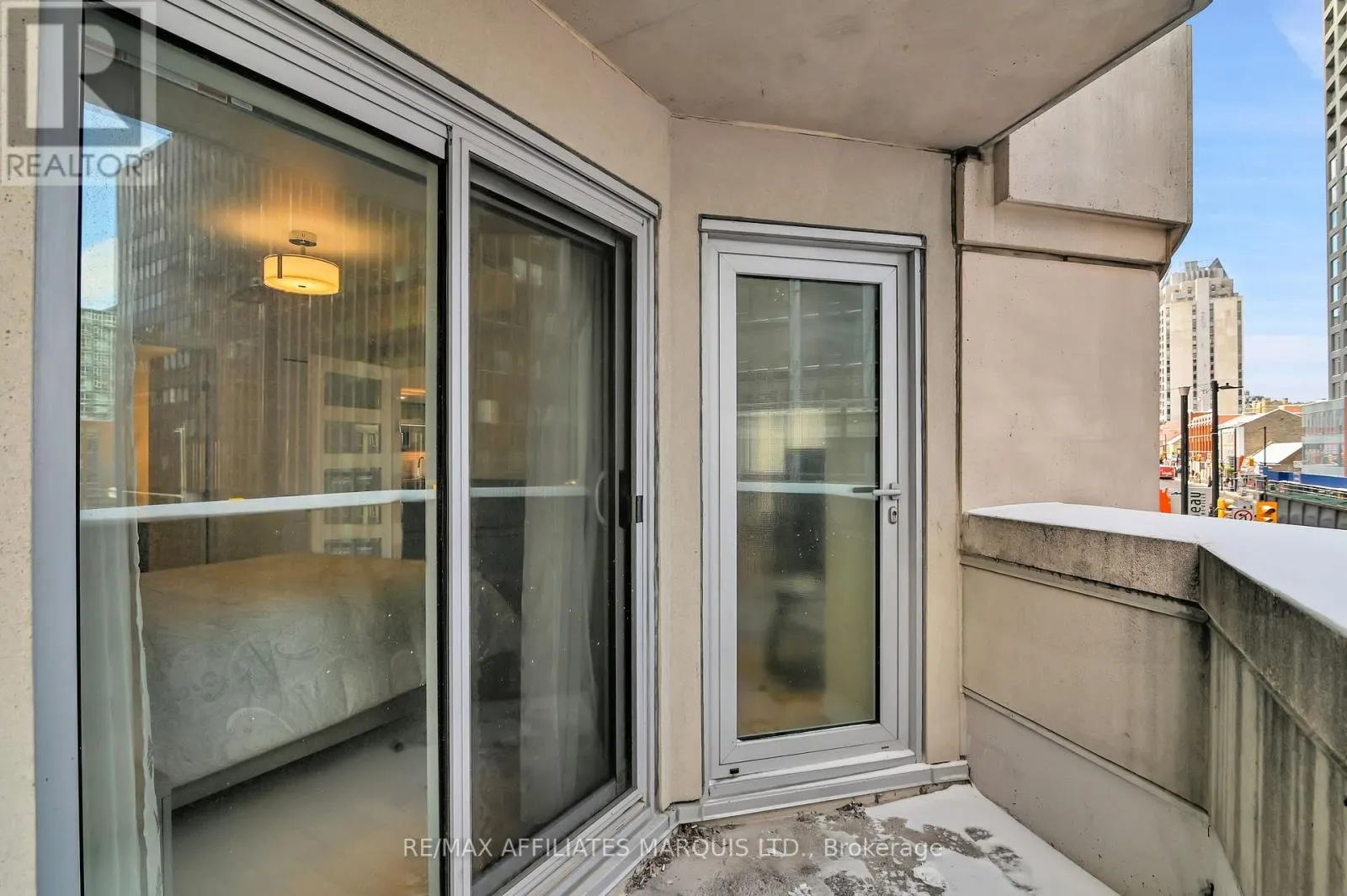 301 - 242 RIDEAU STREET