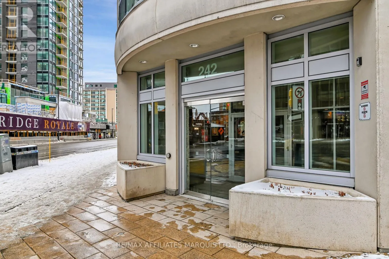 301 - 242 RIDEAU STREET
