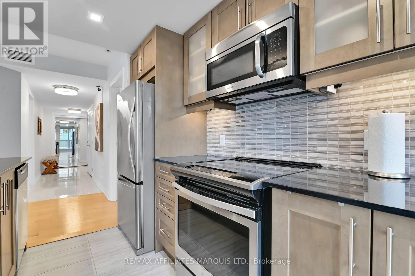 301 - 242 RIDEAU STREET