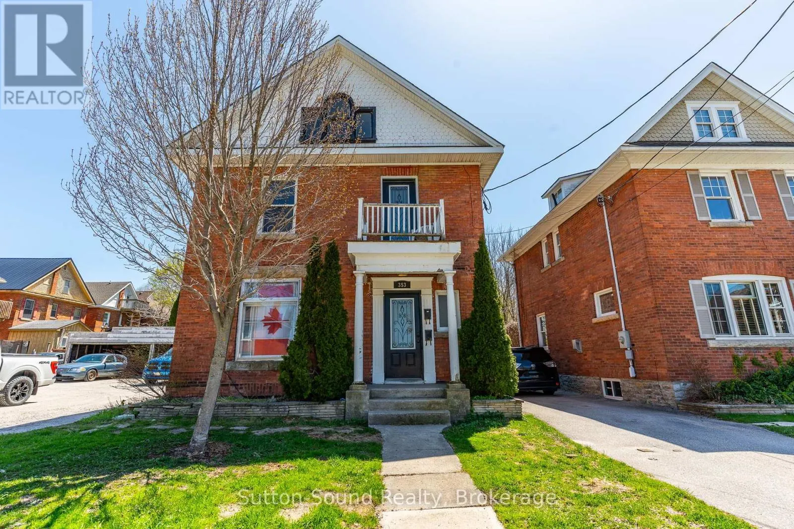 353 6TH STREET E