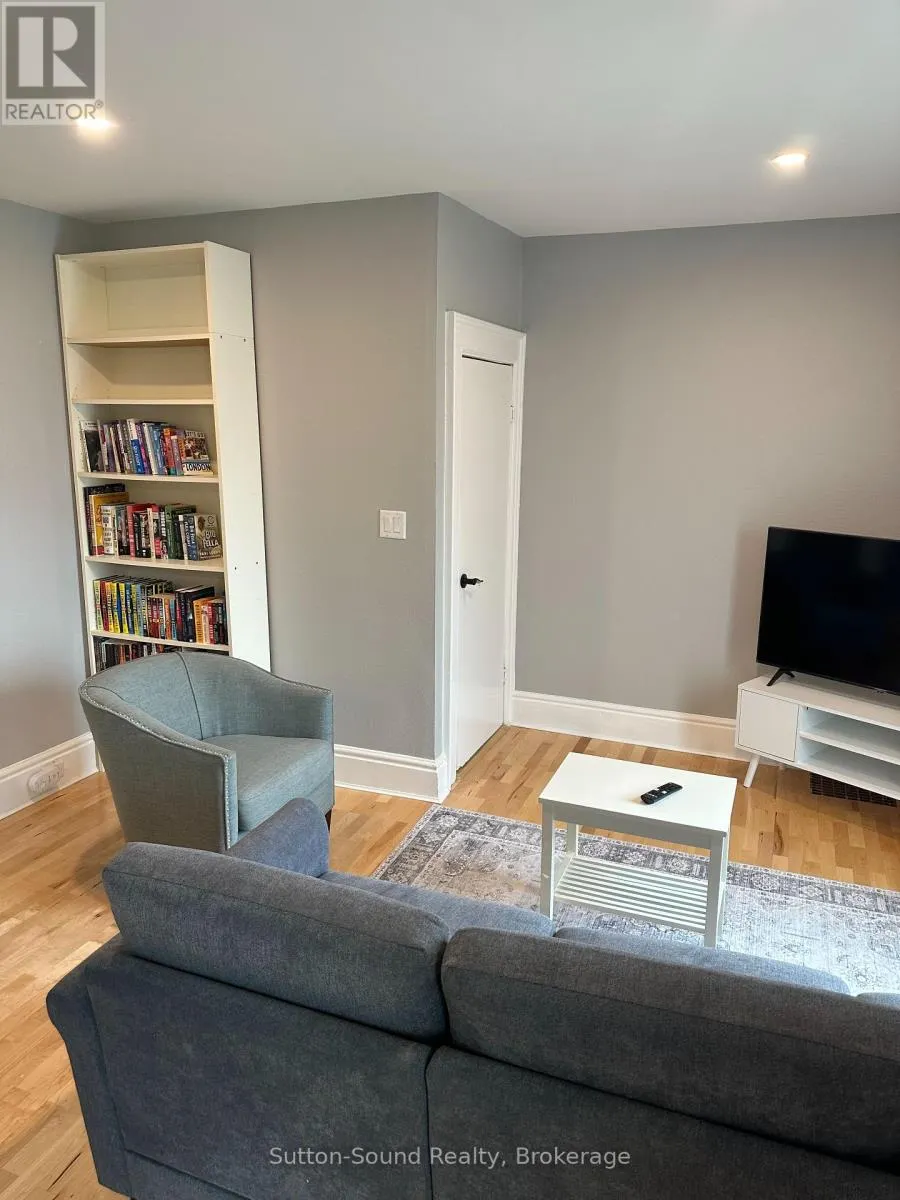 353 6TH STREET E