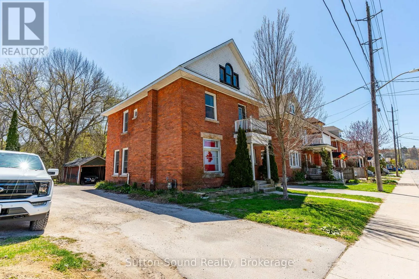 353 6TH STREET E