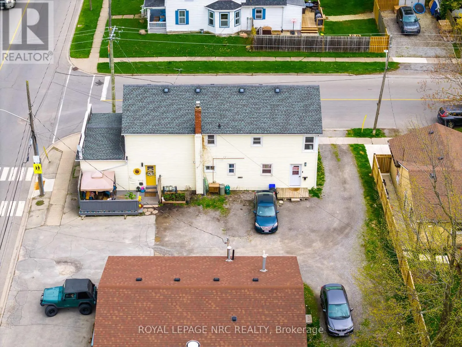396 MAIN STREET W