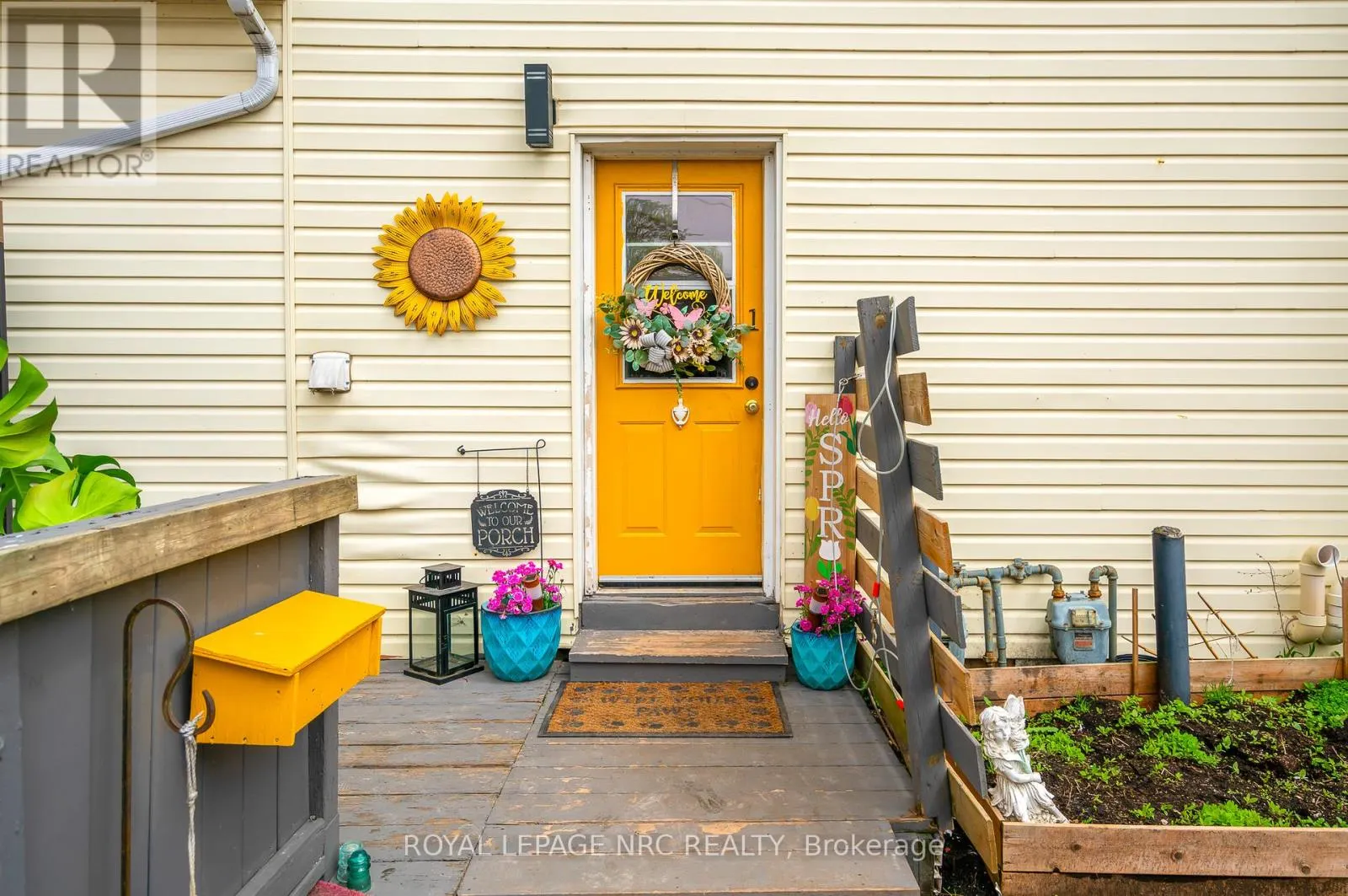 396 MAIN STREET W