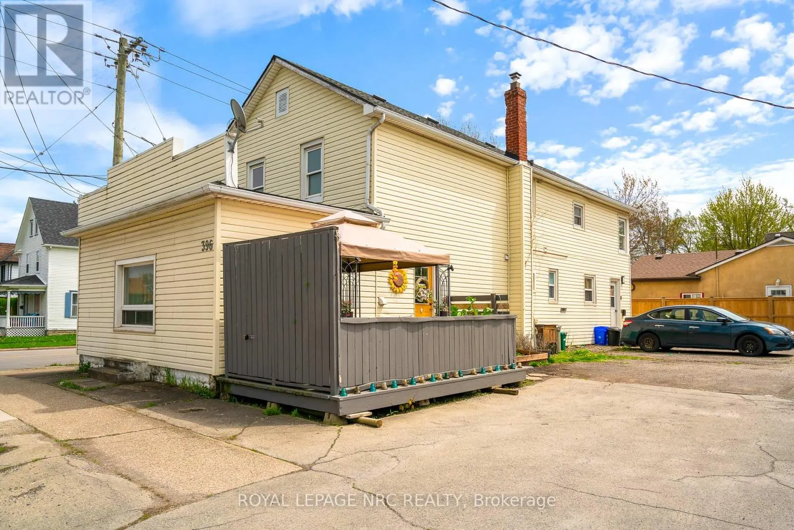 396 MAIN STREET W