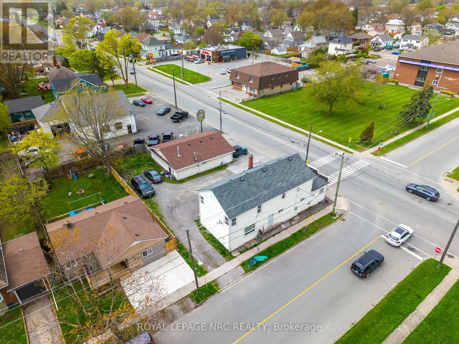 396 MAIN STREET W