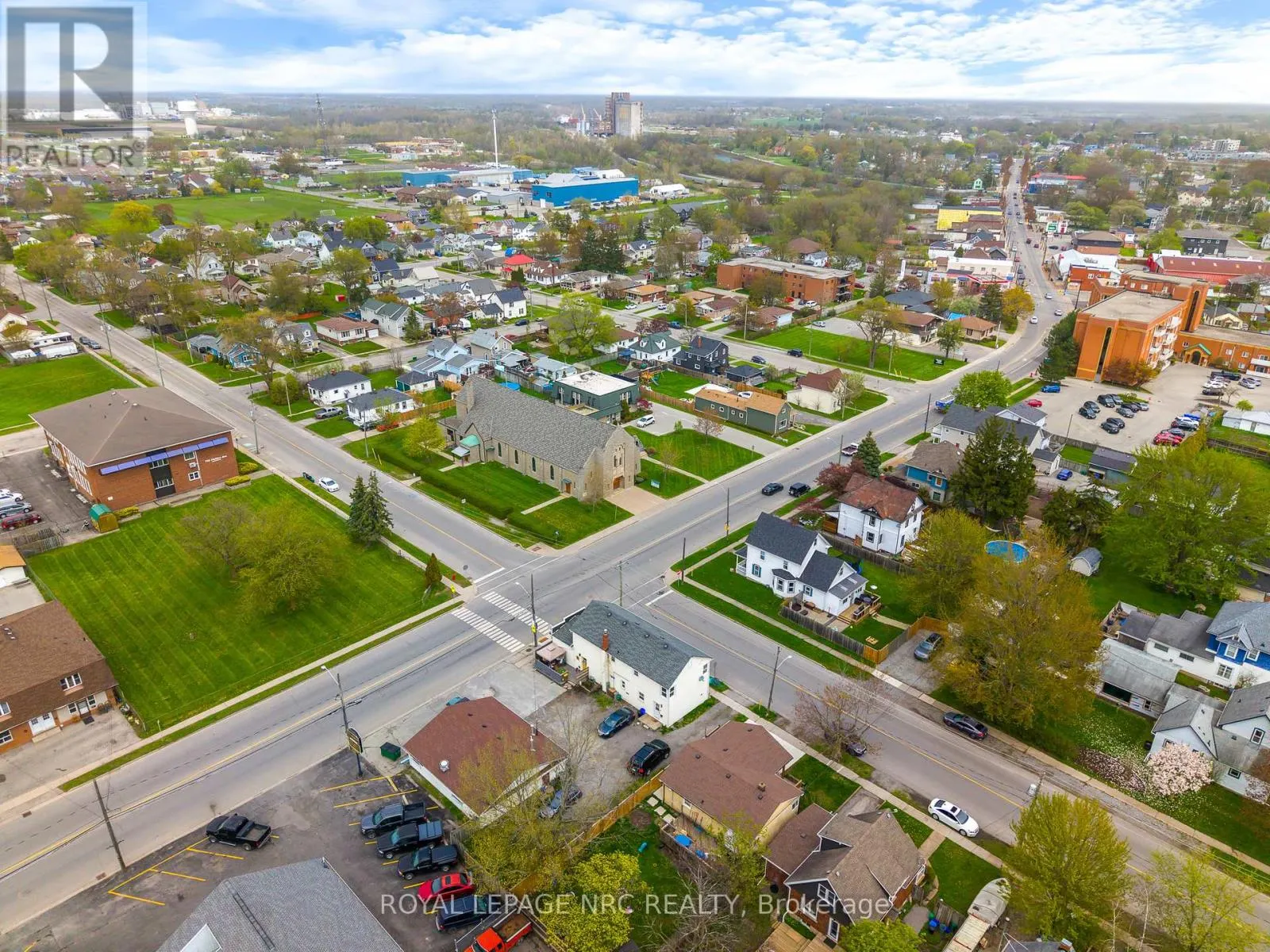 396 MAIN STREET W