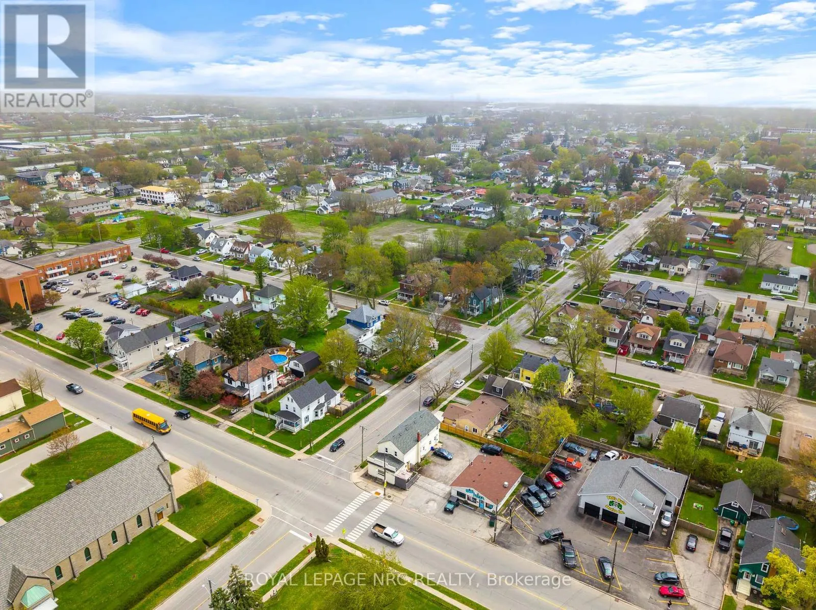 396 MAIN STREET W