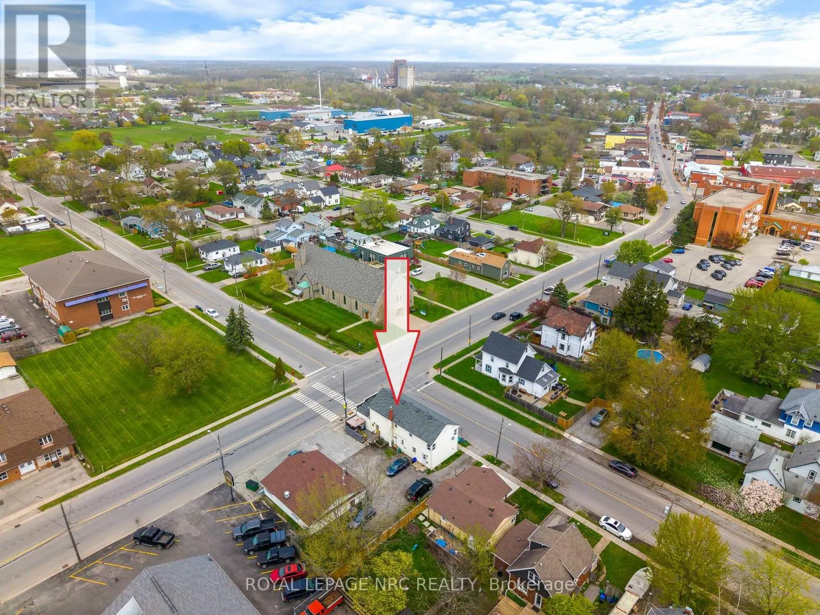 396 MAIN STREET W