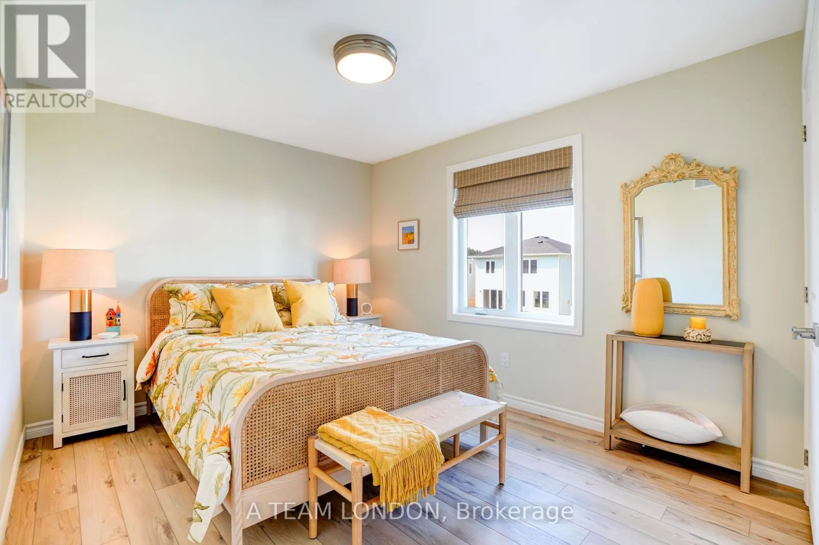 35 REGATTA WAY
