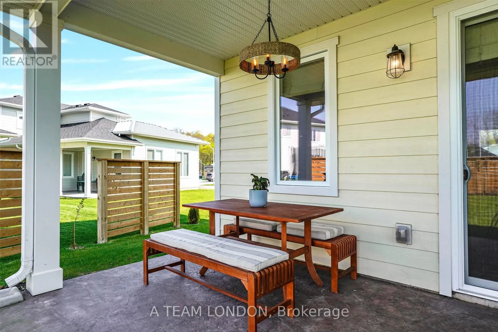 35 REGATTA WAY