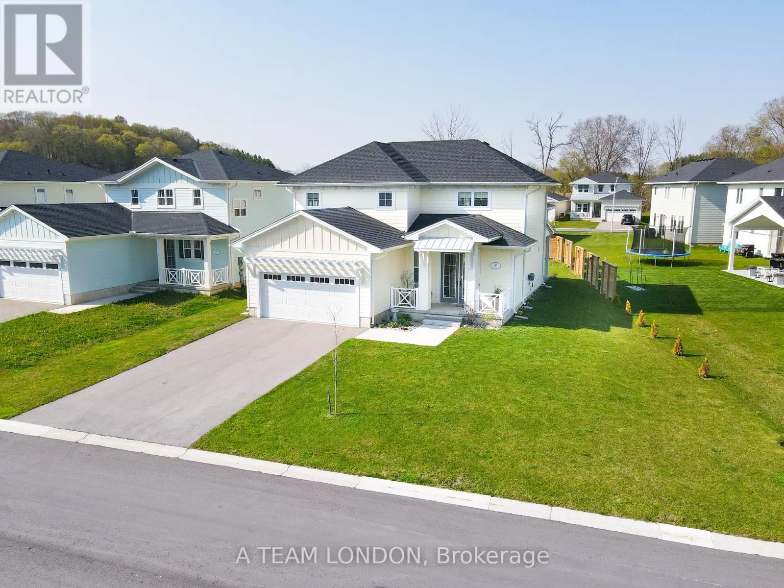 35 REGATTA WAY