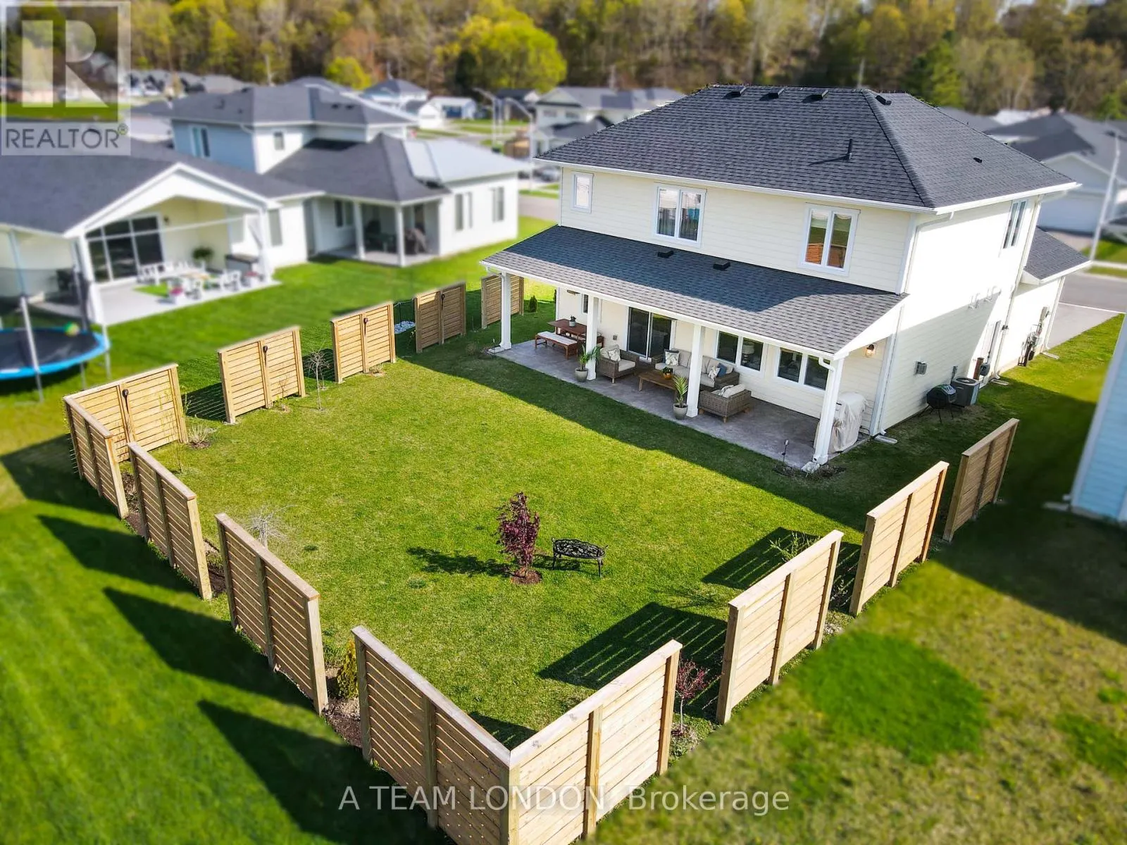 35 REGATTA WAY