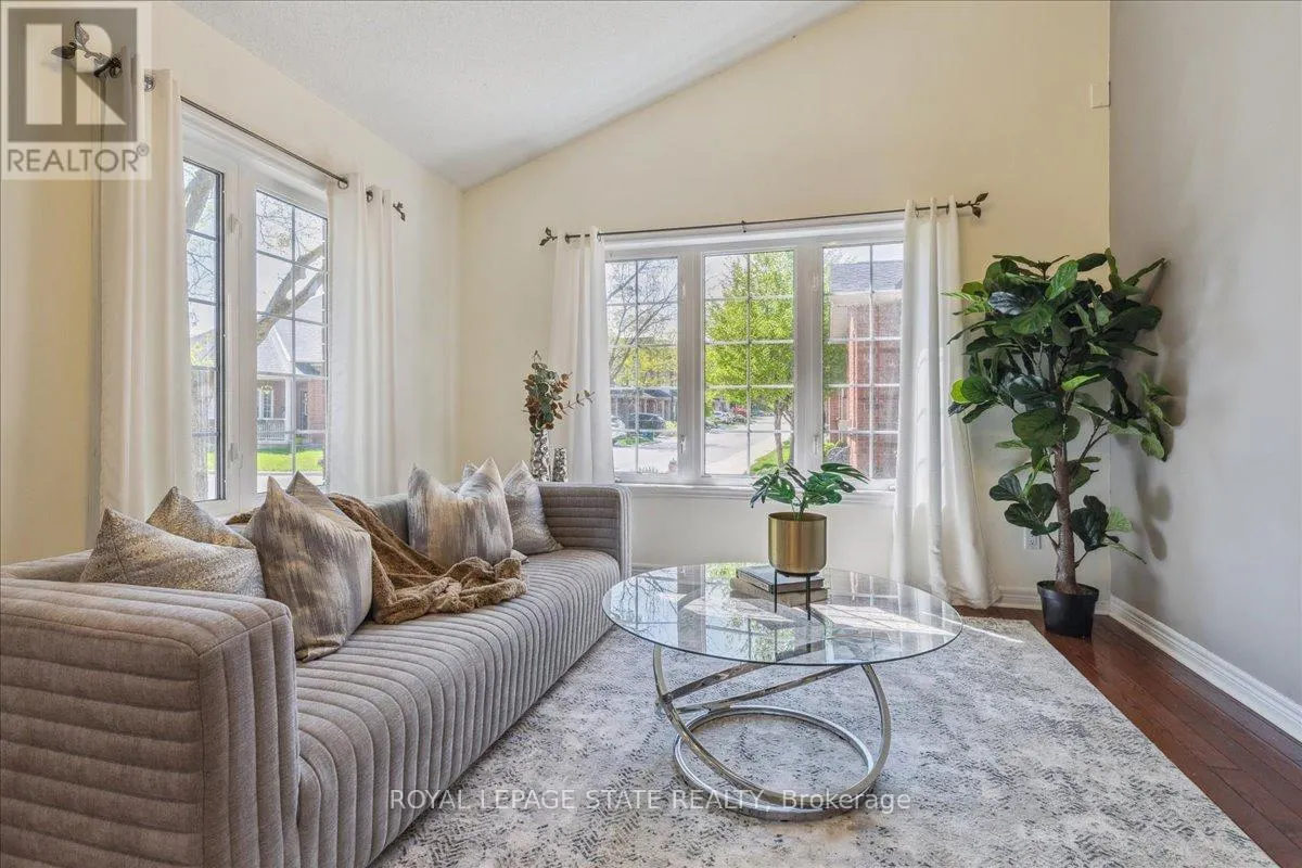 16 - 100 BEDDOE DRIVE