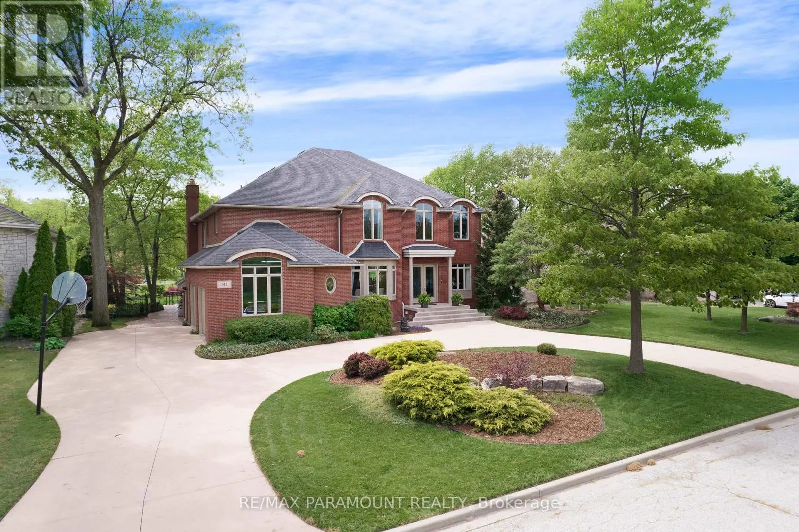 141 CLUBVIEW DRIVE