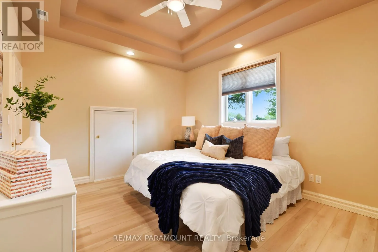 141 CLUBVIEW DRIVE