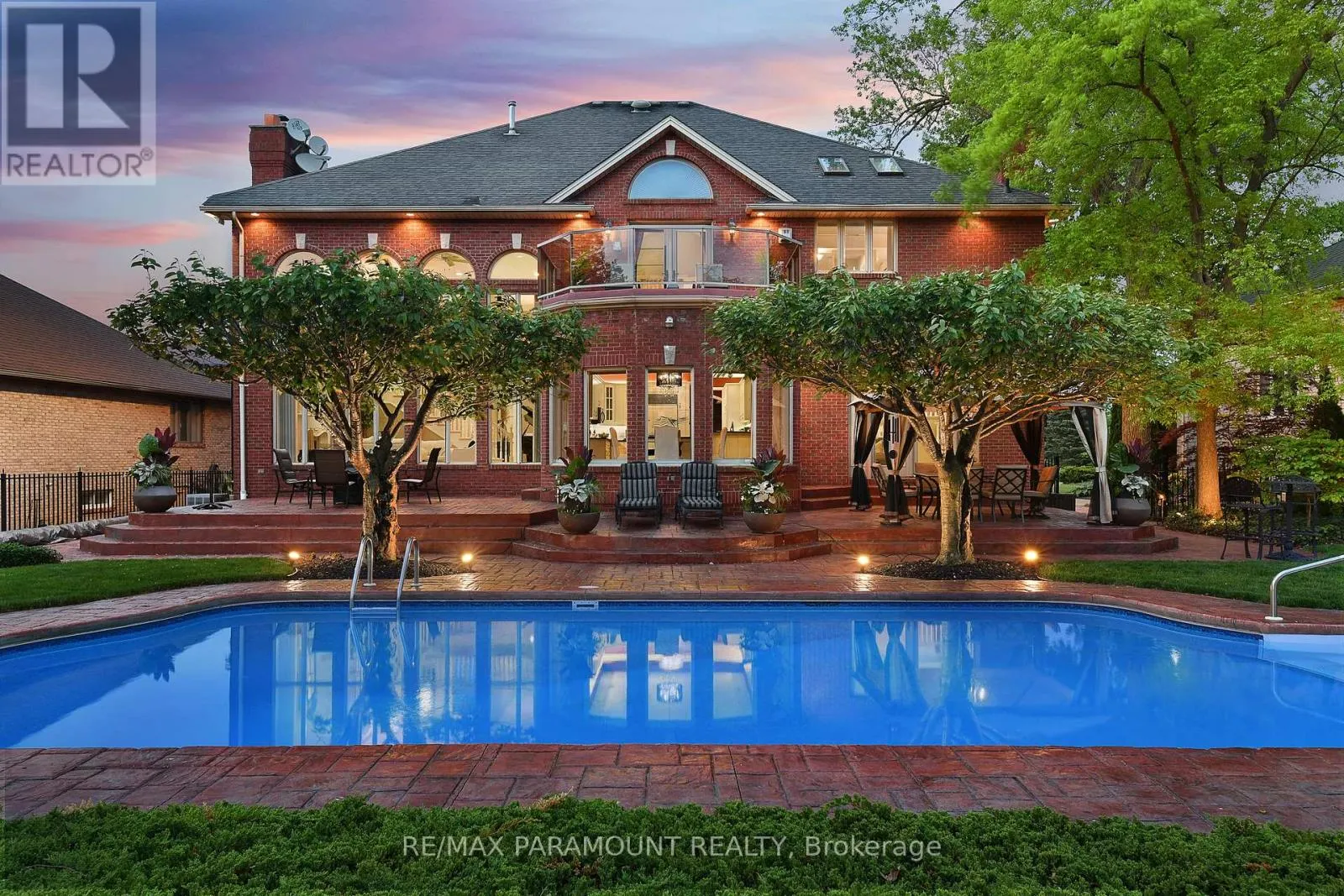 141 CLUBVIEW DRIVE