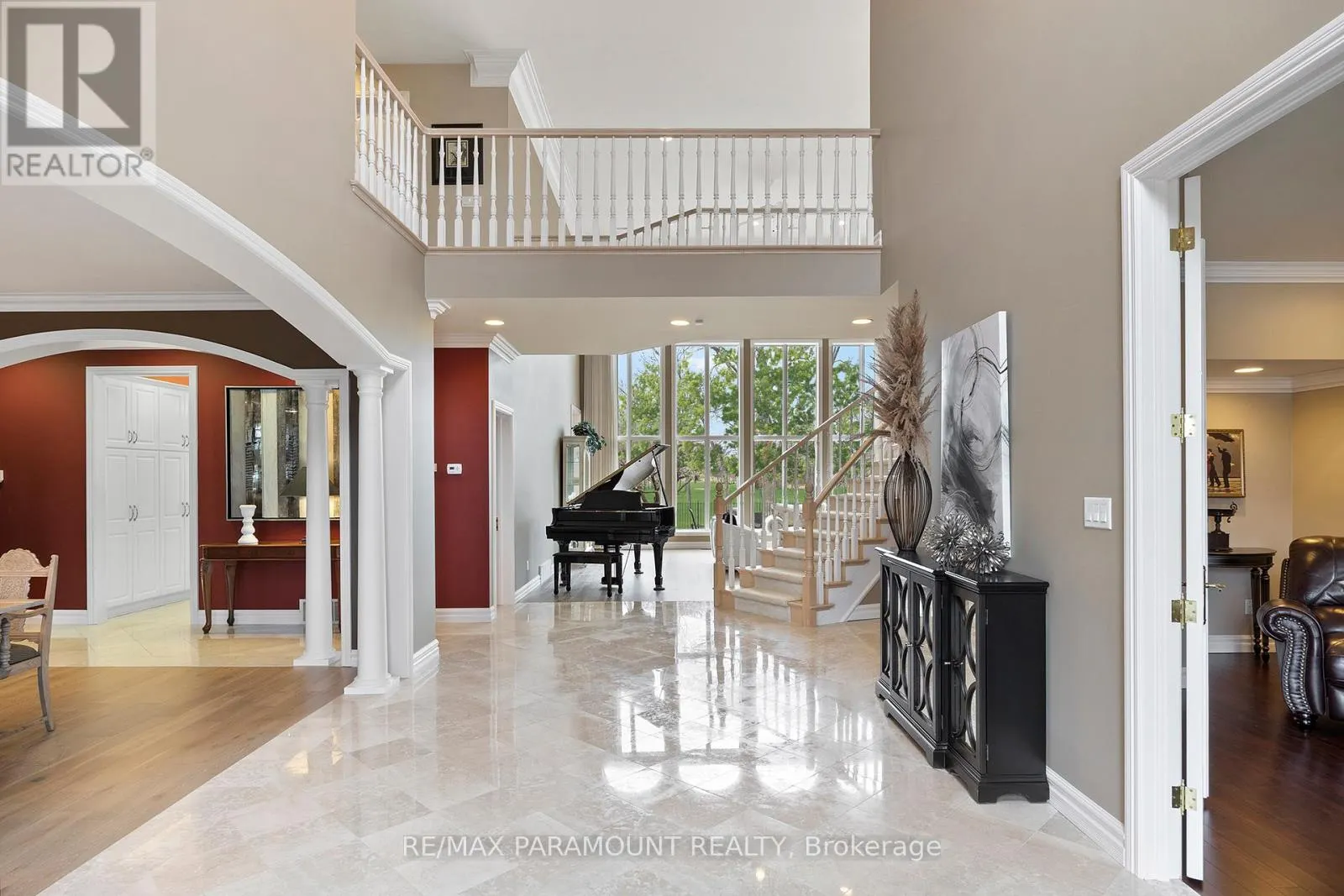 141 CLUBVIEW DRIVE