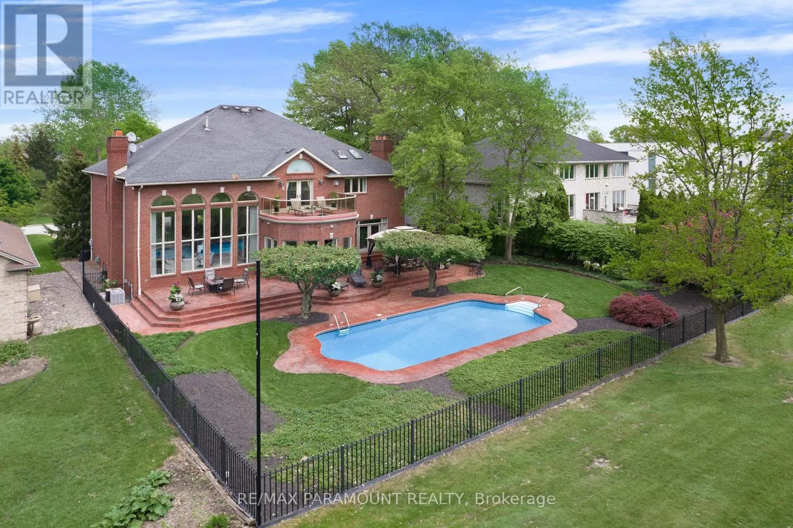 141 CLUBVIEW DRIVE